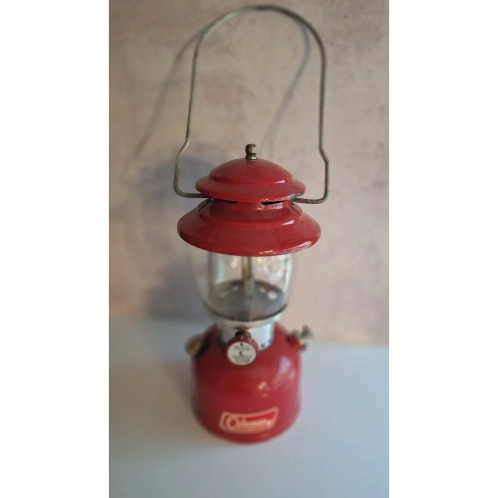 VINTAGE COLEMAN 200A CAMP LANTERN SINGLE MANTLE RED GAS LANTERN USA MADE